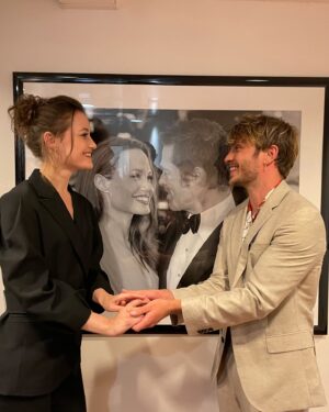 Jannik Schümann Instagram - it’s a wrap. bye Franz. 4 years. filled with love, trust and support. thanks to my partner in crime. cheers to us, @dominique_devenport 🤍