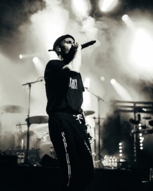 Jare Brand Instagram - Viikonloppuna vedettiin vuoden vikat keikat. Kiitos niistä! Nyt joulun viettoon. Rauhaa! ❤️
📸: @mitroboahene