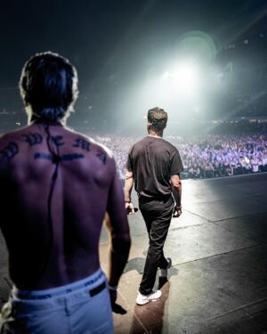Jare Brand Instagram - Kiitos Stadion!
Kiitos @vikidivillegalle !
Kiitos bändi!
Kiitos kaikki, jotka ollu mukana!

📸: @jeolin