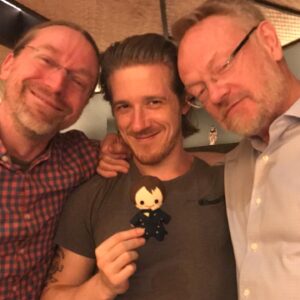Jared Harris Instagram - There is nothing Terror-ble about these guys 😏 (pic by my lovely @allegrariggio) #TeamHarris #TheTerror #Family #LilCrozier #Puns #DavidKajganich #AdamNagaitis #JaredHarris