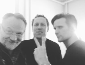 Jared Harris Instagram - In honor of @thecrownnetflix s.3 premiere today, here’s a pic of myself & “Son(s)-in-Law” 👑 #TheCrown #Family #TeamHarris #TobiasMenzies #MattSmith #PrincePhilip #SheIsTheJob