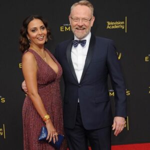 Jared Harris Instagram - Always laughing. ❤️ #TeamHarris #CreativeArtsEmmys #HerHandIsOnMyButt