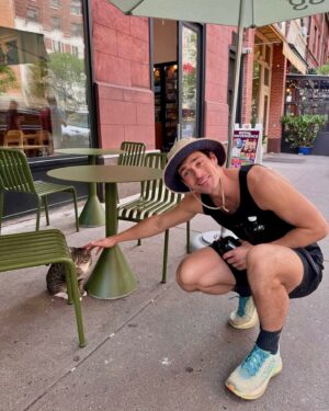 Jared Reinfeldt Instagram - remember to stop and pet the kitties 🥺

📸 @gradykeefe who loves cats if I love them 😉