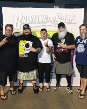 Jaret Reddick Instagram - The Chris Burney love on this tour is just amazing! From all of us, thank you all for continuing to send healing vibes and show your support for our friend, brother and band mate. It is truly magical! 
📸 @mmolina15