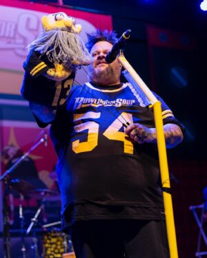 Jaret Reddick Instagram - Last night in Greensburg, PA was a blast! Thanks to all that came out! 

Much needed day off today! I am wiped! 
#📸 @mmolina15