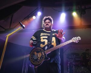 Jaret Reddick Instagram - SOLD OUT show at @cainsballroom ! 
Wow! What an incredible night. 
So many smiles! 

See yall in Omaha tonight!!! 
#bowlingforsoup 
📸 @c.coffeyphoto