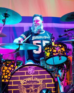 Jaret Reddick Instagram - Detroit!! Always a pleasure! 
@standrewshall is a special place! 
Thank you!!! 

Pittsburgh, we are loading in and getting ready for you guys! Who’s in?!?

📸 @lost_and_found_red