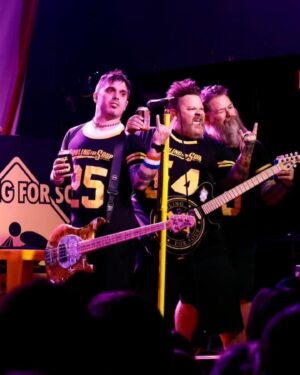 Jaret Reddick Instagram - Detroit!! Always a pleasure! 
@standrewshall is a special place! 
Thank you!!! 

Pittsburgh, we are loading in and getting ready for you guys! Who’s in?!?

📸 @lost_and_found_red