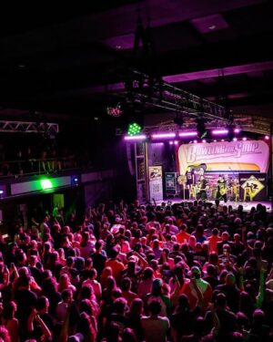 Jaret Reddick Instagram - Detroit!! Always a pleasure! 
@standrewshall is a special place! 
Thank you!!! 

Pittsburgh, we are loading in and getting ready for you guys! Who’s in?!?

📸 @lost_and_found_red