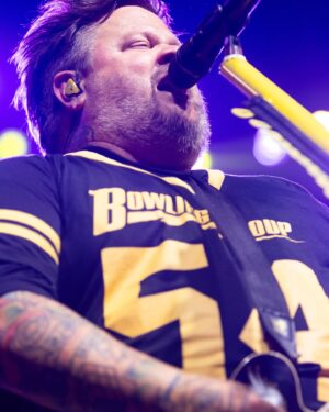 Jaret Reddick Instagram - Tonight was magical.
Music is so awesome! 
Thank you Des Moines!! For real.
Give it up for Alice!!! 
What an unbelievable night! 
📸 @mmolina15