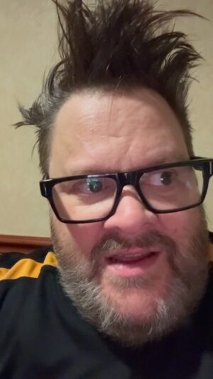 Jaret Reddick Instagram - Sticking with it! Not weighing myself on tour…but i feel better than ever! And that counts for something!!! 
#afternoonworkout #gymmotivation