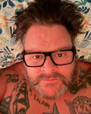 Jaret Reddick Instagram - I needed a day off.
We got a house in the Amish country. 
Dave and gary cooked all day. 
Watched some Olympics.
Laid low.
I think I’ll be ready for the rock tomorrow! 
#dayoff