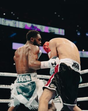Jaron Ennis Instagram - LEGENDARY NIGHTS✨ HISTORY🌟! 5th ROUND STOPPAGE 😈 #ANDSTILL🤴🏾💫 #PIACTour😮‍💨
