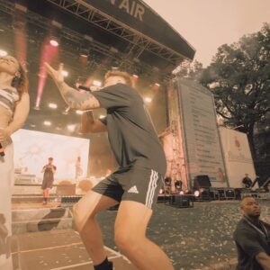 Jasmin Wagner Instagram - 'Nen 💢HERZALARM ❤️‍🔥🚨 krieg ich, wenn ich mit dir auf der Bühne steh‘ @finch | Vielen Dank @stadtparkopenair für den Rave! 

Look: @10dayslifestyle 
🎥 @borissegal 
📷 @miapriori_ 
#stadtparkopenair #10jahrefinch #finchxblümchen #performance #herzalarm #blümchen2024 #blümchen