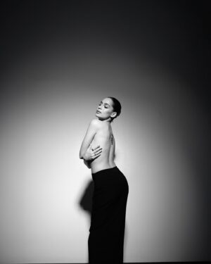 Jasmine Curtis-Smith Instagram - 🤍 

📸 @jumigo_rafols 
💎 @julbdizonjewellery 
✨ @clairefernando_ @qurator_studio 

🖤