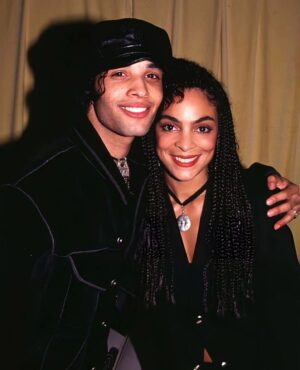 Jasmine Guy Instagram - I know it’s not Thursday,  but can we do throwback Tuesday today!! #jasmineguy #newyork #1990s #braids #youngin #goodtimes #adifferentworld #livtyler #birthday #birthdayparty