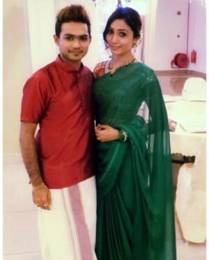 Jasmine Michael Instagram - When the universe gifted me with you as a brother, 
I was so excited. 
Every year is a reminder of how lucky I am to have you in my life.

You have no idea how much I love you. 
Happy birthday to the best brother @realidpillayasbalan ! ♥️

#pillayaabalanbirthday#brother#love#jm#sister#mother