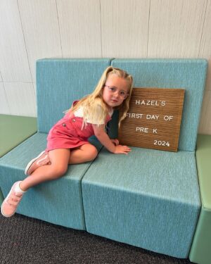 Jasmine Roth Instagram - That first day back to school vibe. 🕺🏼🪩😁 She couldn’t have been any cuter as she started a new school (Pre-K!) and then helped her mom at work for a little while. 🥹

Scroll to the end to see how the day ended - which any parent will confirm…means it was a good day.

#BuildYourHappy #MyWholeHeart #FirstTimeParents