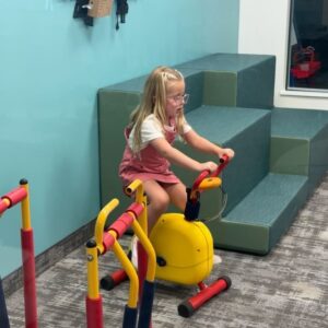 Jasmine Roth Instagram - That first day back to school vibe. 🕺🏼🪩😁 She couldn’t have been any cuter as she started a new school (Pre-K!) and then helped her mom at work for a little while. 🥹

Scroll to the end to see how the day ended - which any parent will confirm…means it was a good day.

#BuildYourHappy #MyWholeHeart #FirstTimeParents