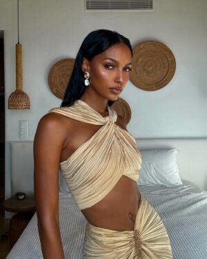 Jasmine Tookes Instagram - Hi Mykonos! 🇬🇷