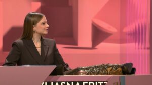 Jasna Fritzi Bauer Instagram - Grosse Emotionen zur Prime Time auch diesen Sonntag wieder bei ‘Wer stiehlt mir die Show?’ Mit @officiallyjokoturbo @billkaulitz @shawnstein und svenrik! Schaltet ein, natürlich auf @prosieben #wsmds