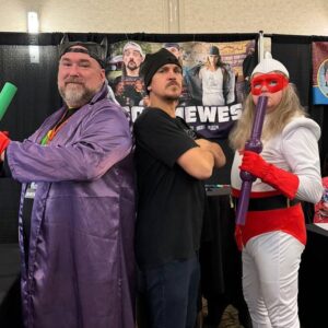 Jason Mewes Instagram - Thank you Tennessee for a nootchtastic weekend at @smoky_mountain_fan_fest! First time signing a Kanye album, guys like us just don’t fall out of the sky ya know ;) I am the comic con commander snootch!

#jayandsilentbob