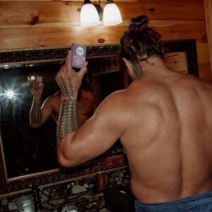 Jason Momoa Instagram - Mahalo, @humblebrands for making sure I can travel with amazing plastic-free products that smell wonderful. ON THE ROAM in the beautiful Smokey Mountains. All my aloha j
 
photographer @stockezy 
#humblepartner