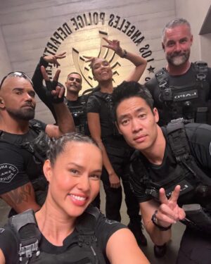 Jay Harrington Instagram - SEASON 8, week 1 almost in the books!!!
