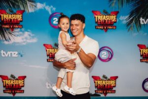 Jayden Daniels Instagram - Got to watch the first ep of @celebritytreasureisland Fans vs Faves last night. Was super proud of the work everyone has put in behind and infront of the camera. This season’s gonna be meeean. Can’t wait for everyone to watch it. Stoked that I’m in something the kids loved and want to see more of. Shoutout to @breetomasel for having my back and supporting me in this new role and @emma_vt_ for directing me and helping me find my voice. Also to everyone else who was a part of this show and made me feel welcome and supported. YOUR’E ALL ON!
