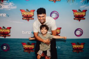 Jayden Daniels Instagram - Got to watch the first ep of @celebritytreasureisland Fans vs Faves last night. Was super proud of the work everyone has put in behind and infront of the camera. This season’s gonna be meeean. Can’t wait for everyone to watch it. Stoked that I’m in something the kids loved and want to see more of. Shoutout to @breetomasel for having my back and supporting me in this new role and @emma_vt_ for directing me and helping me find my voice. Also to everyone else who was a part of this show and made me feel welcome and supported. YOUR’E ALL ON!