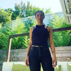 Jaz Sinclair Instagram - I think I want to play a badass next 🤔 
Superhero? Getaway driver/ jujitsu master? Scorned lover turned villain? Vigilante? All of the above? 🚔🚁🪂