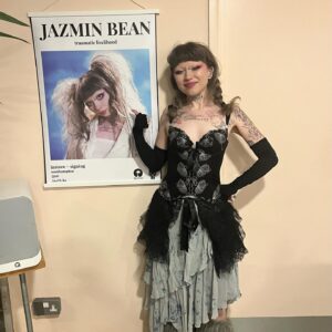 Jazmin Bean Instagram - Death by instores 🦋