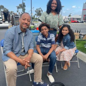 JeCobi Swain Instagram - This was just as much fun as it looks lol! 😆🤣🎢🚙🙌🏾
Love working with this family ♥️💯✨ 
@theaylaraeneal @jmcdeezie @byoungworks 

Thank you @toyota for choosing us to be apart of this and for providing beyond an incredible filming experience on my bday week this summer! ☀️💯🙏🏽🤎

#toyota #toyotacars #newcommercial #psalm3723 #thankful #somuchfun #carcommercial #commercial #cars #summer #summerfun #tvfamily #familytime #filmingfun #familyfun #commercials