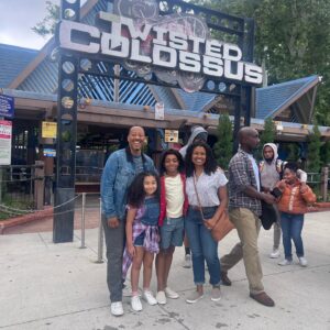JeCobi Swain Instagram - This was just as much fun as it looks lol! 😆🤣🎢🚙🙌🏾
Love working with this family ♥️💯✨ 
@theaylaraeneal @jmcdeezie @byoungworks 

Thank you @toyota for choosing us to be apart of this and for providing beyond an incredible filming experience on my bday week this summer! ☀️💯🙏🏽🤎

#toyota #toyotacars #newcommercial #psalm3723 #thankful #somuchfun #carcommercial #commercial #cars #summer #summerfun #tvfamily #familytime #filmingfun #familyfun #commercials