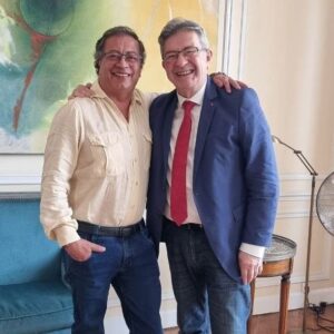 Jean-Luc Mélenchon Instagram - Rires et sérieux avec le Président de la Colombie, @gustavopetrourrego présent à Paris pour l’ouverture des Jeux Olympiques. En discussion : l’avenir du monde entre Trump et le fascisme européen ascendant...
