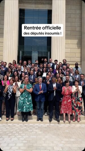 Jean-Luc Mélenchon Instagram - Insoumises et insoumis, députés du peuple, ici pour tout changer ! ✊