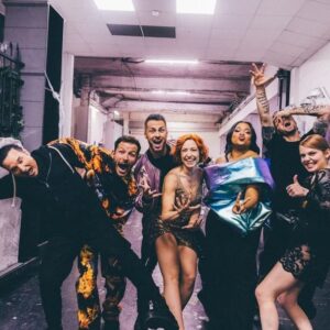 Jean-Marc Généreux Instagram - “Lorsque des Canadiens se retrouvent sur le même plateau en France, ça Danse!” 🥰🪩
•
#Dals #moliereloperaurbain
💃🏾💃🏽💃🏼🕺🕺🏻🕺🏼🕺🏽 @melcharlot @natashastpier @beatricepirate @cmillettedancer @petitom_official @jmgenereux @nicoarchambault 
•
🎵 @thejamminkid (coucou @celinedion )
📷 @laurag_photo 🤎🙏🏾