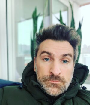 Jean-Thomas Jobin Instagram - Ma nouvelle coupe: cheveux spikés en mode « tiges de plante »