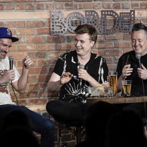 Jean-Thomas Jobin Instagram - Très fun soirée à @sousecoute avec @arnaudsoly  qui m’a fait plier mon corps à quelques reprises. Par ailleurs, je parlais de mon rodage dans le podcast, il reste de belles places demain ( mercredi) au Terminal à 19h30, si ça vous dit. 90 minutes de nouvelles niaiseries. Pour y assister, lien dans ma bio! #PédaloToutSeul 🚣‍♂️