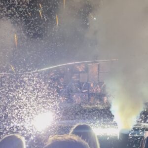 Jeanette Biedermann Instagram - Stunning Show @adele !! #🤩 Freitagabend in München Premiere von ADELE! Es war unfassbar!! Was für eine atemberaubende Frau, unendlich großartige Stimme, witzig, herzlich und liebevoll… Es war so schön!! 

Wie war euer Wochenende? Sehen wir uns bei den Couchkonzerten? Ich freue mich so sehr wieder für euch zu spielen.. und ich bin auf jeden Fall zum anfassen nah! #😅 #😍 Wenn ihr euch noch Tickets holen wollt, dann auf allen bekannten Vorverkaufsportalen und/oder die Links sind auch in meiner Bio im Profil… Ich freu mich so auf euch! #🫶 Es geht wieder los… #🧚 

#jeanettebiedermann #musik #livemusik #livenation #konzertliebe #❤️