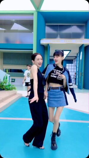 Jeannie Hsieh Instagram - 姐姐版的5678 @nicole__jung 的歌，我們一起跳起來！
Nicole 的魔性笑聲融化了所有人❤️❤️❤️