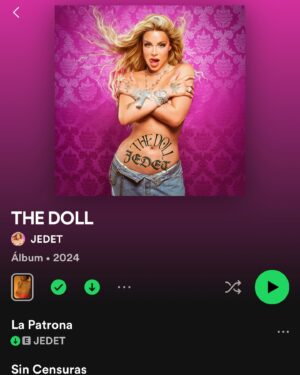 Jedet Instagram - Hoy ha salido mi mixtape “the doll”, justo en uno de mis peores momentos en cuanto a mi TLP y depresión. Soy muy sensible, insegura e incluso me definiria como débil pero siempre intento superar mis malos momentos con ganas y la verdad que no sé de dónde acabo sacando la fuerza siempre, cuando empecé en esto creé a “Jedet” para tener a esa mujer fuerte y segura a la que poder agarrarme, ser capaz de comerme el mundo y sentirme menos pequeñita y una vez más aquí he acabado, sin saber cómo pero salvándome a mí misma. Estoy orgullosa de lo trabajadora, constante y luchadora que soy, sin ningun sello detrás saco mi música adelante y me lo curro por conseguir hacer realidad mis sueños. Supongo que en mi ADN llevo lo de ser una trabajadora incansable gracias a mis abuelos que trabajaron tanto toda la vida. 

Si estás leyendo esto o escuchando mi música, gracias, significa mucho para mí. 

La portada es un homenaje a una de mis musas @lilkimthequeenbee forever queen 👑👑👑

Quiero agradecer a todos los que han creído en mí y me han apoyado @msnina @lazowi @beapelea @villanoantillano @kenyaracaile @lizzlov3 @coccolexa @akalagigii @pipobeatz @xema_fuentes @elbvnkz @chus.santana @kabasakiprod @djtraofficial @yassirbaitra @azel._ @frangranadafilm @by.tapeo @manu.jaime @_sergimoreno @dannagarrido @naumunne @mariinapedrosa @solettesol @andrearuiizc @dylanaranda_ @lanicks.nicole @das1gner @cesarelac @slatinize @andrea_rguez__ @mariaalosada @33producciones @theprojectbcn @24sone @tomaspalaciostp @artistpublicist @altafonte_spain @spotifyspain @inmanagement @andreaazumarraga @ucancallmehottie @albacapllonch @danielfortana @sebas.hotmail @cescobosa_ a mi psicólogo, psiquiatra, a mi novio que es el mejor, a mis amigas y a mi mami 💖✨

Fotos @manu.jaime 
Set design @jorgegl__   @marinaportaaa @catalinahache 

Doll season!!! Espero que os guste 🙏🏻 THE DOLL OUT NOW LINK BIO