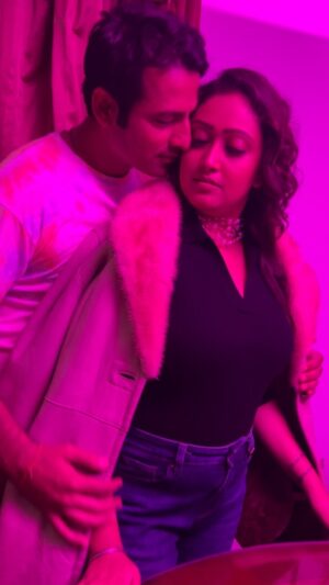 Jeet Raidutt Instagram - Yes we are actors and we get paid for what you believe after watching us on screen This is who we are  and this is how we work 😉😗😈 
.
.
.
#jayapandey #jayapandey_fanclub #actorlife #shooting
