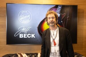 Jeff Beck Instagram - On what would have been Jeff Beck’s birthday, Gibson held a gathering with some of Jeff’s long-time friends and collaborators to celebrate his memory at the Gibson Garage London, with the launch of the Gibson Custom Jeff Beck “YardBurst” 1959 Les Paul Standard. 

At this intimate event, attendees included Jimmy Page, Billy Gibbons, Chris Robinson, Graham Coxon and Sandra Beck, who gathered to remember the guitar legend at a show curated and hosted by Imelda May, which included performances from Toby Lee, Johnny Depp and from Jeff’s live band, Anika Nilles.

📷: Robin Clewley