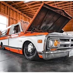 Jeff Bonnett Instagram - Damnnnnn I hate to see him sell it but I'd love to watch it leave 😆 hit up @2ndclass_customs if you're wanting a turn key Midwestern head turner 😍💪