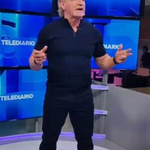 Jeffrey Jarrett Instagram - @realjeffjarrett presenta a @hellosatnam ante los medios de Monterrey previo a #TriplemaniaXXXII. 🔥

27 de abril, Estadio de los Sultanes, boletos en @boletomovilmx