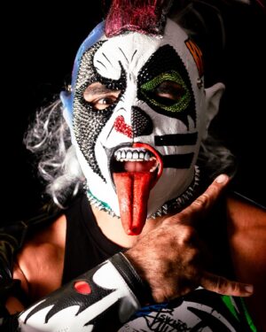 Jeffrey Jarrett Instagram - Un vistazo a los rostros y las máscaras de #TriplemaniaXXXII CDMX tomadas en backstage. 📸

Parte 2.
📸 @elnacho.oficial