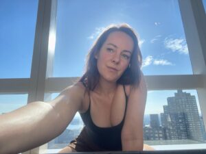 Jena Malone Instagram - Nyc. Oh how I love you. Your such a sweet chaos spread thick on a small piece of toast. Your quiet mornings where your nobody’s but mine. Your fancy dinners. Your stolen rooftops. Your perfect plastic to go bag. Thanks to @wbpictures for having me. And the darling lion hearted @kevincostner and @horizonamericansaga cast for being a constant source of laughs and inspiration.