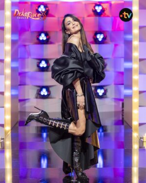 Jenifer Instagram - Bonjour bonjour bonjour!!
Un honneur d’avoir accompagnée toutes ces fabuleuses reines pour la saison 3 de DragRace s3 💃🏻💕
aux côtés des fantastiques @thenickydoll @kiddysmile @daphneburki et @charlesdevilmorin 
C’était…. LÉ-GEN-DAIRE
#dragracefrance