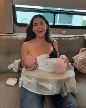 Jenna Dewan Instagram - A hot new bombshell (baby) has entered the villa (@therookieabc set) ❤️‍🔥